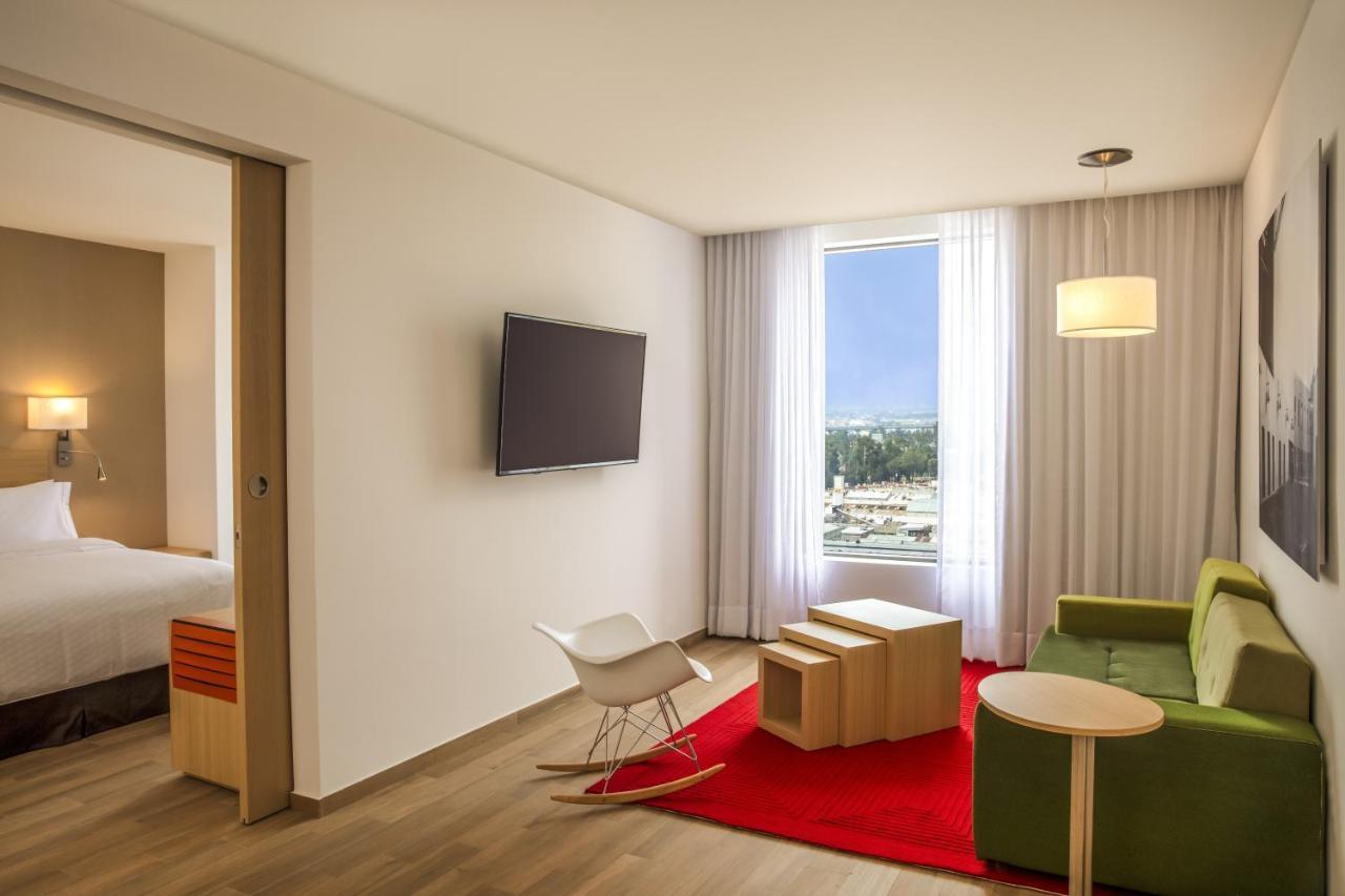 Fiesta Inn Parque プエブラ エクステリア 写真