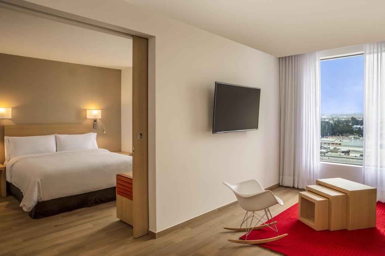 Fiesta Inn Parque プエブラ エクステリア 写真