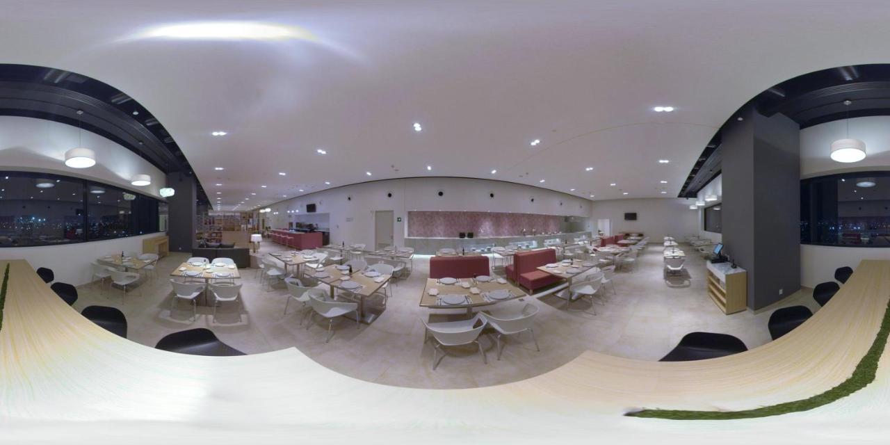 Fiesta Inn Parque プエブラ エクステリア 写真