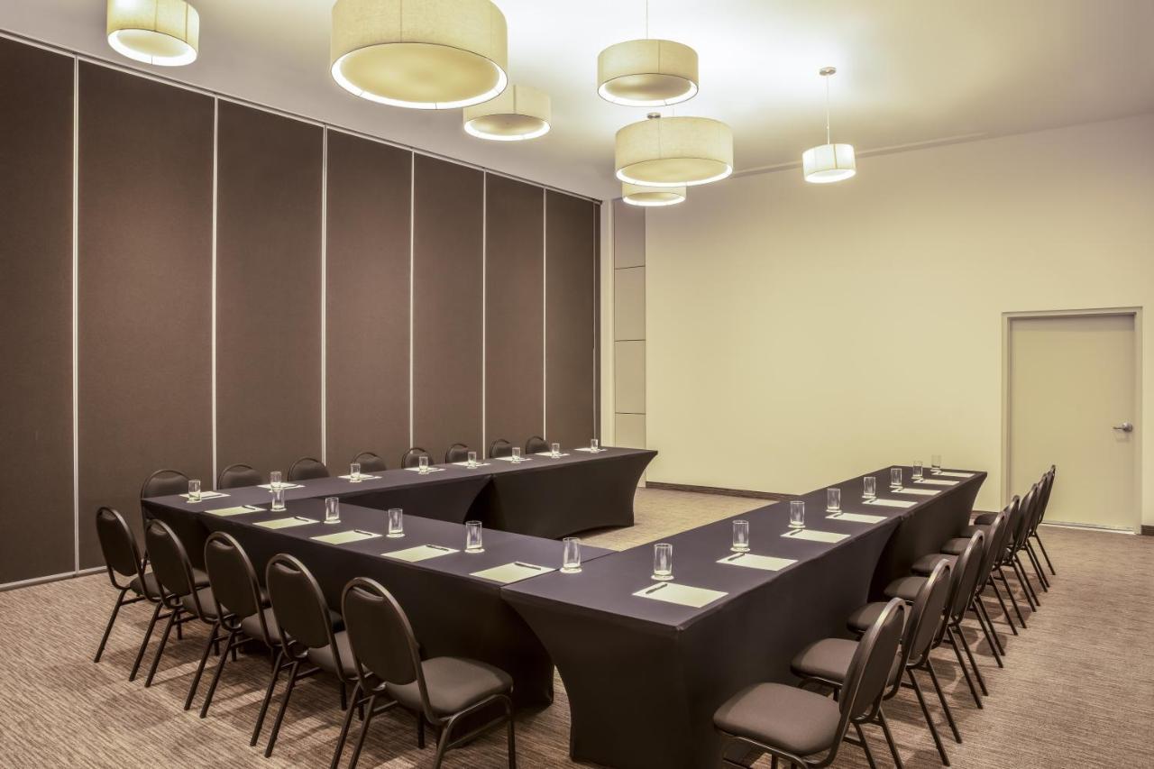 Fiesta Inn Parque プエブラ エクステリア 写真