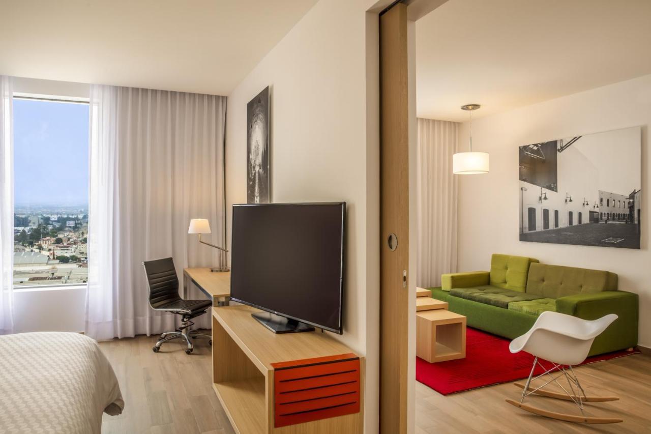 Fiesta Inn Parque プエブラ エクステリア 写真