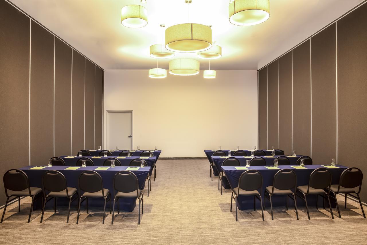 Fiesta Inn Parque プエブラ エクステリア 写真