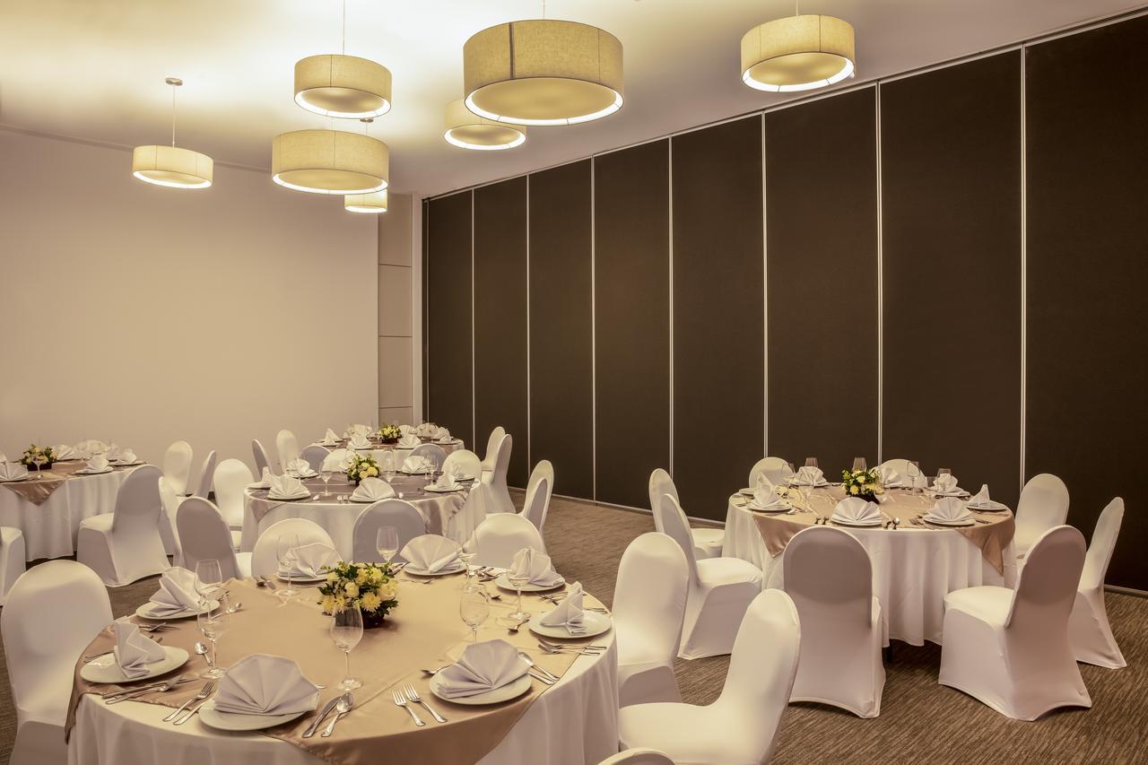Fiesta Inn Parque プエブラ エクステリア 写真