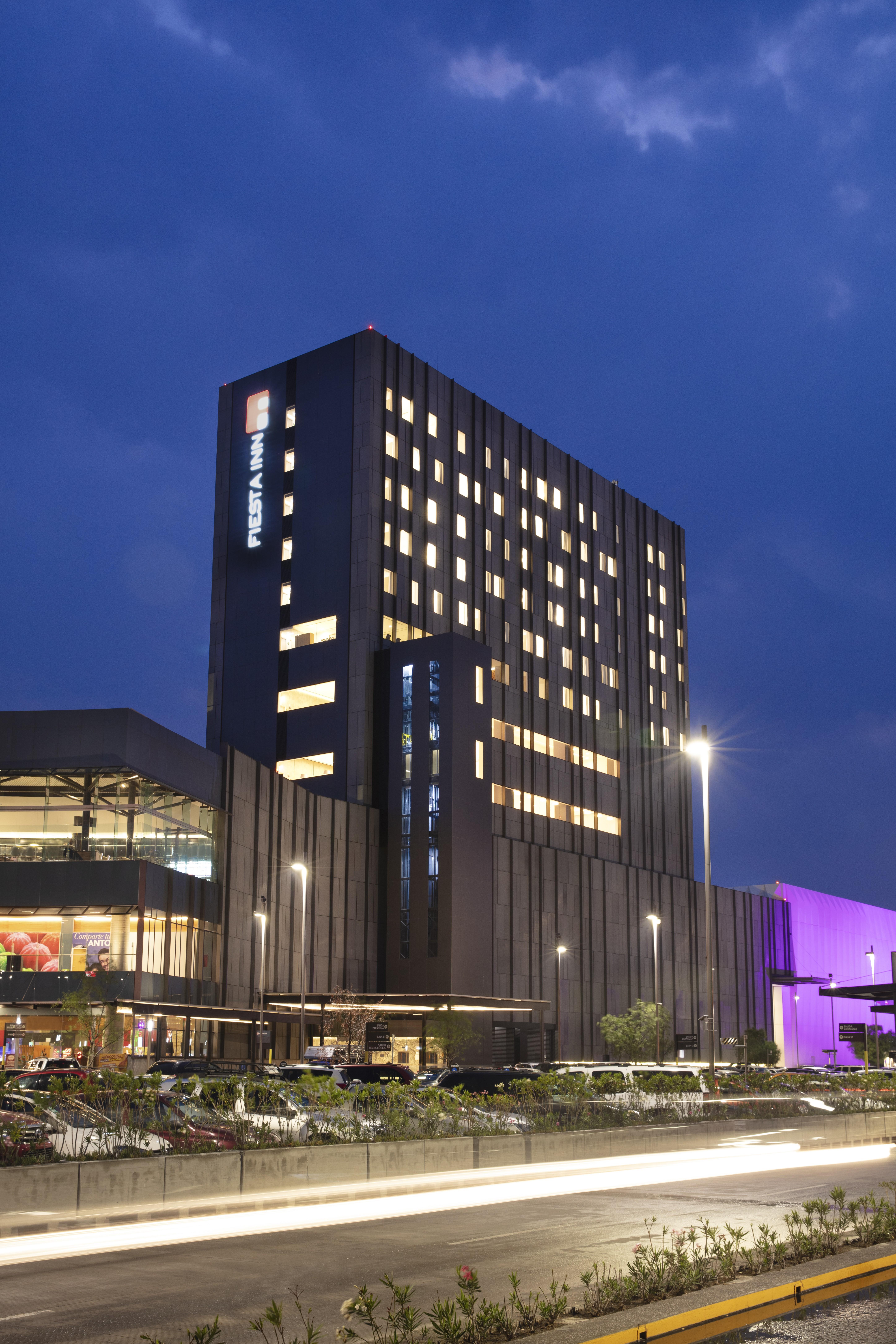 Fiesta Inn Parque プエブラ エクステリア 写真