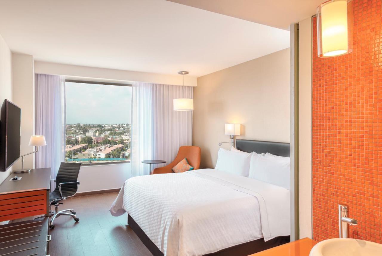 Fiesta Inn Parque プエブラ エクステリア 写真