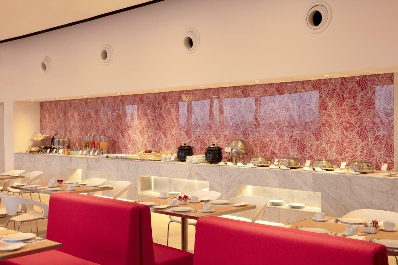 Fiesta Inn Parque プエブラ エクステリア 写真